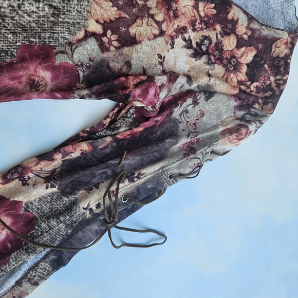 Vintage 90s y2k Blouse Hippie Top Flower Print Suede Tue Strings Bell Sleeve 90s - Picture 5 of 10